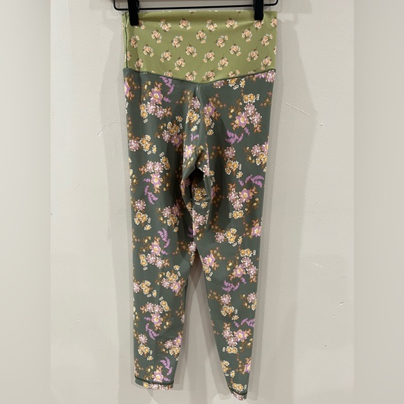 aerie offline hi-rise crossover 7/8 leggings size L short - Picture 10 of 11